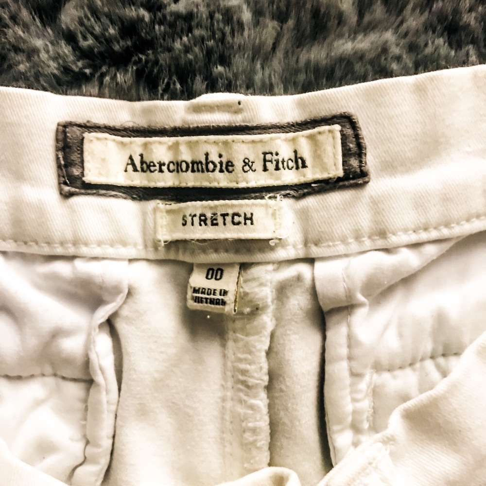 ❌SOLD❌ABERCROMBIE White Shorts - Picture 3 of 3